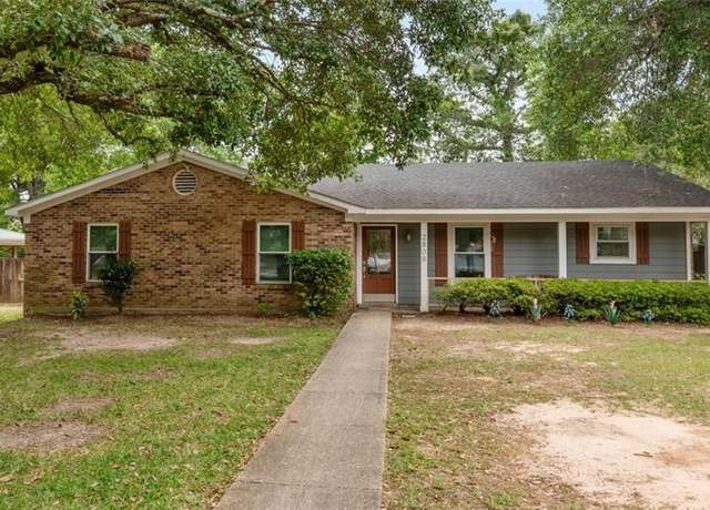 Property at 2808 Westmoor Ct, Mobile, AL 36695, 3 beds, 2 baths