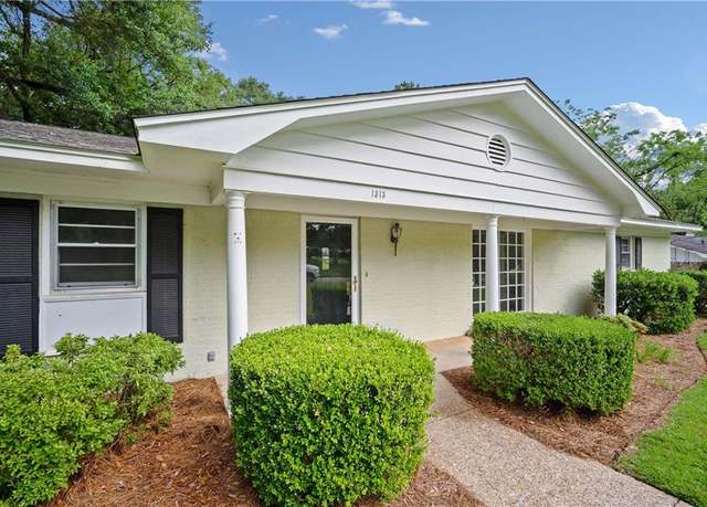 Property at 1313 Innsbruck Dr, Mobile, AL 36608, 3 beds, 2 baths