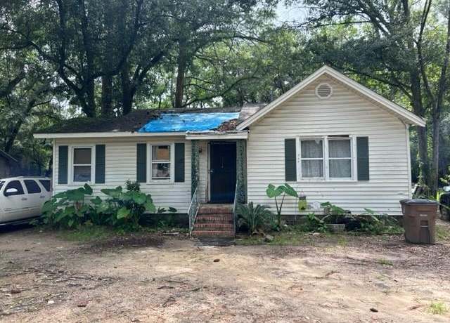 Property at 958 Cloverdale Dr, Mobile, AL 36606, 3 beds, 2 baths