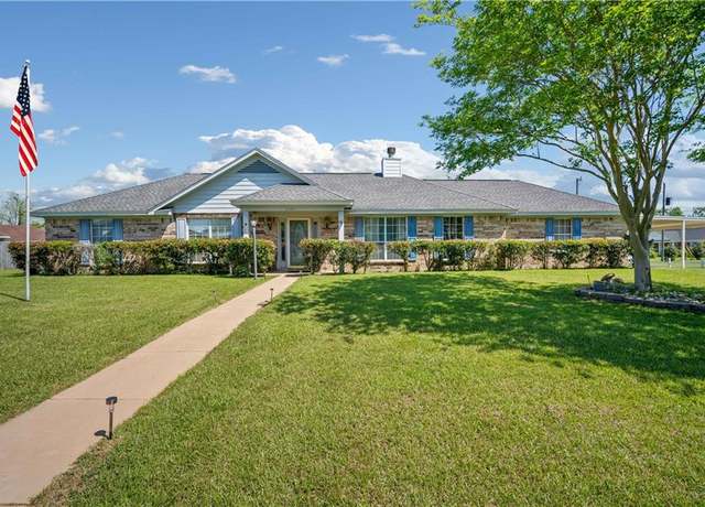 Property at 7743 Willard Dr W, Theodore, AL 36582, 4 beds, 2.5 baths