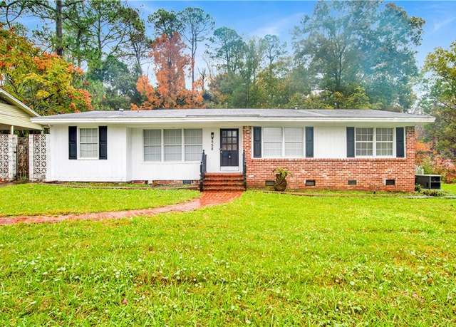 Property at 4558 Brookmoor Dr, Mobile, AL 36618, 4 beds, 3 baths
