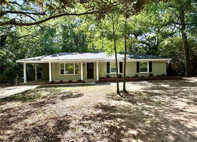 Property at 113 Hilltop Dr E, Mobile, AL 36608, 4 beds, 2 baths