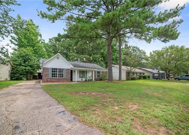 Property at 789 Royal Woods Dr W, Mobile, AL 36608, 3 beds, 2 baths