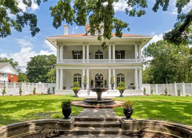 Property at 1410 Government St, Mobile, AL 36604, 5 beds, 4.5 baths