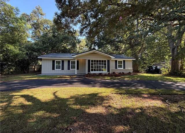 Property at 7172 Muscadine Ave, Mobile, AL 36618, 4 beds, 2 baths