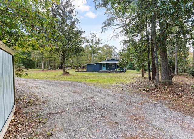 Property at 2451 Staples Rd, Mobile, AL 36605, 2 beds, 2 baths