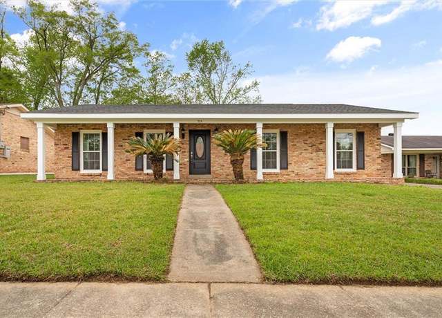 Property at 504 Newport Dr E, Mobile, AL 36609, 3 beds, 2 baths