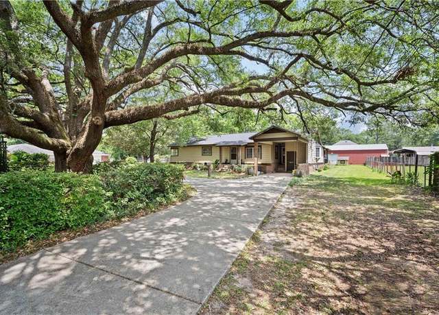 Property at 6414 Shady Ln, Mobile, AL 36695, 3 beds, 2 baths