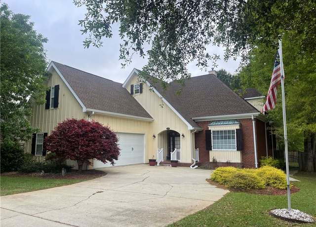 Property at 385 Scarlett Ave, Fairhope, AL 36532, 4 beds, 3.5 baths