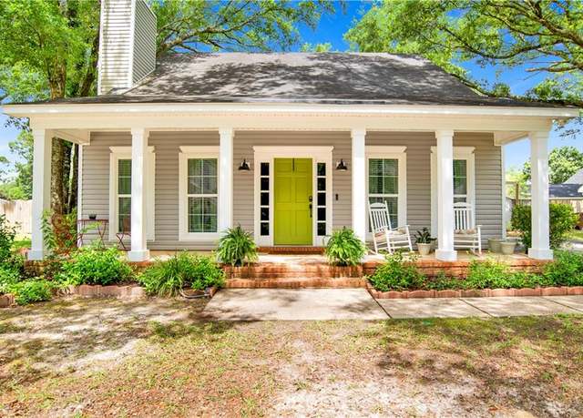 Property at 4004 Isabel Way E, Mobile, AL 36693, 3 beds, 2.5 baths