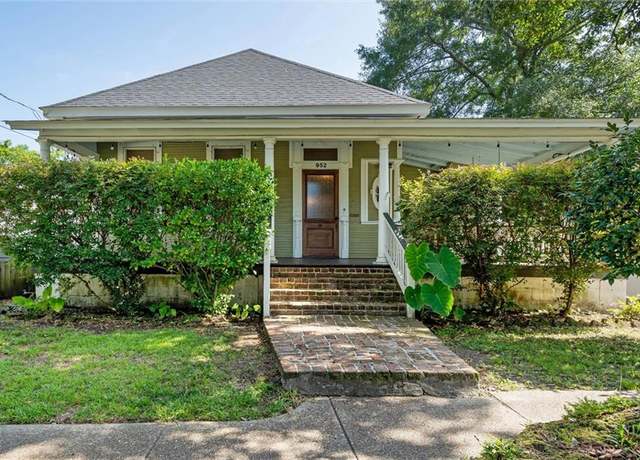 Property at 952 Savannah St, Mobile, AL 36604, 3 beds, 2.5 baths