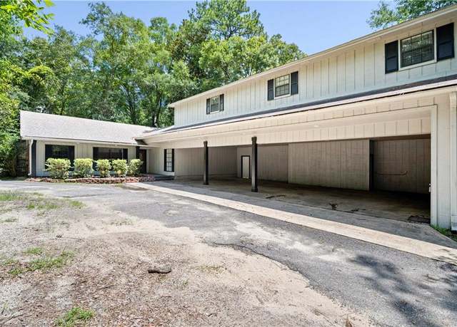 Property at 2017 Knollwood Dr, Mobile, AL 36609, 4 beds, 3 baths