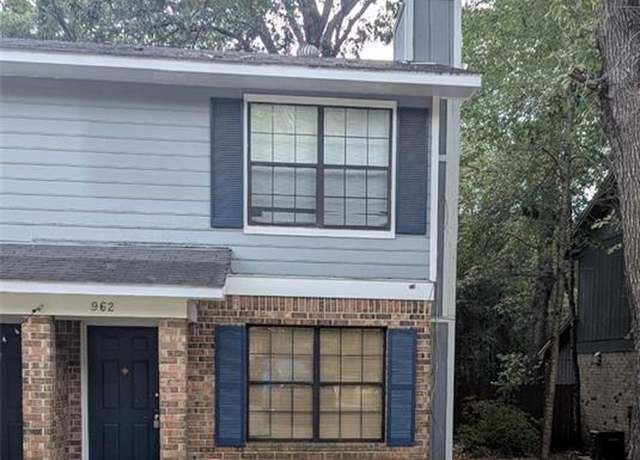 Property at 962 Dickenson Ave, Mobile, AL 36609, 2 beds, 1.5 baths