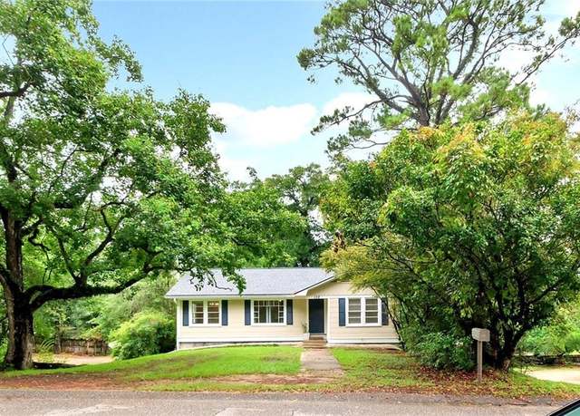 Property at 108 Idlewood Dr, Chickasaw, AL 36611, 3 beds, 1.5 baths