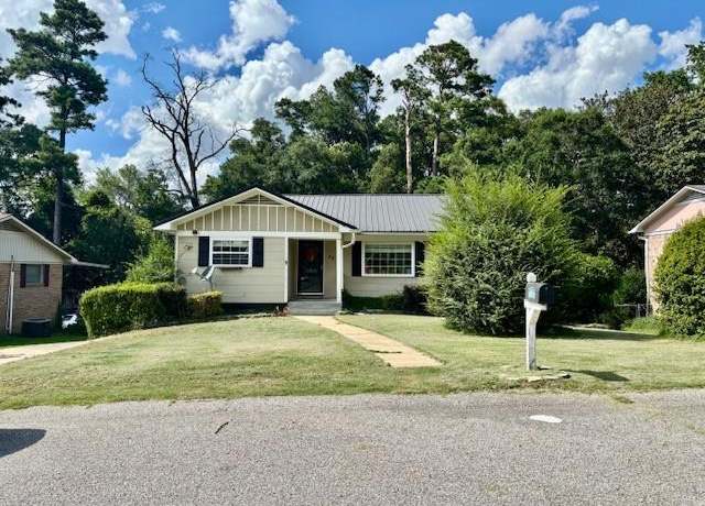 Property at 30 Ridgeview Dr, Chickasaw, AL 36611, 4 beds, 2 baths