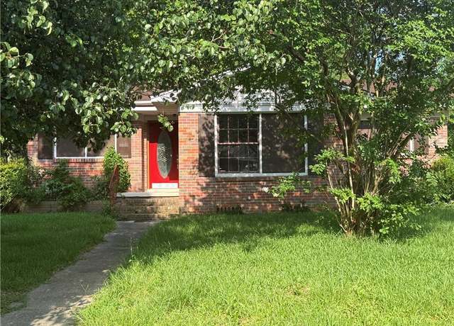 Property at 155 Poydras Ave, Mobile, AL 36606, 3 beds, 1.5 baths