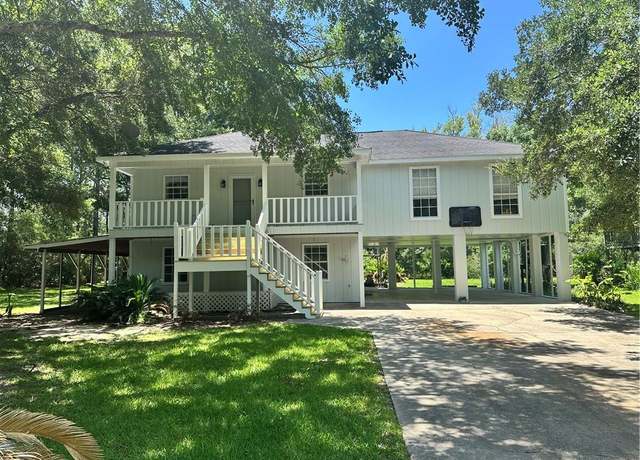 Property at 8411 Bayou Dr, Bayou La Batre, AL 36509, 3 beds, 2.5 baths