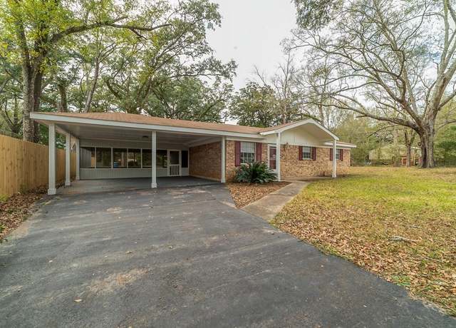 Property at 7520 Oak Dr W, Theodore, AL 36582, 3 beds, 1.5 baths