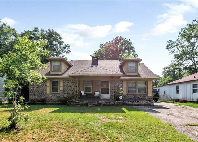 Property at 1406 Windsor Ave, Mobile, AL 36605, 3 beds, 2 baths