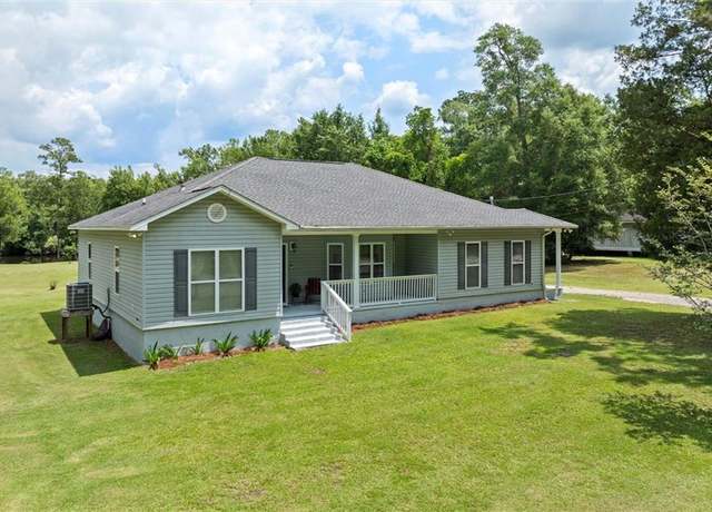 Property at 218 Ferry Ave, Saraland, AL 36571, 3 beds, 2 baths