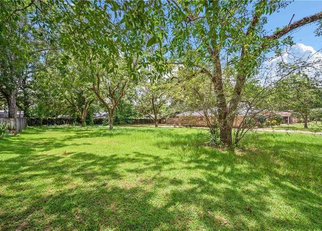 Property at 5707 Deerwood Dr N, Mobile, AL 36618