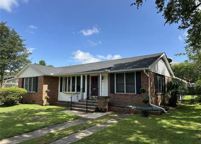 Property at 2911 Thornhill Dr, Mobile, AL 36606, 3 beds, 2 baths