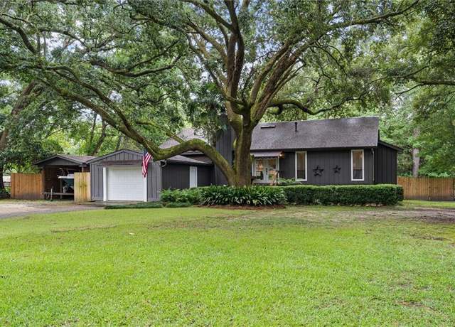 Property at 4955 Cole Dr W, Mobile, AL 36619, 3 beds, 2 baths