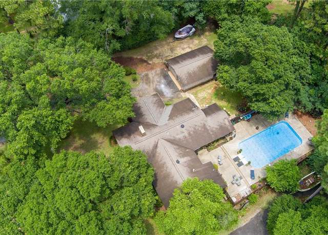 Property at 361 Tatum Ave, Mobile, AL 36609, 4 beds, 2.5 baths