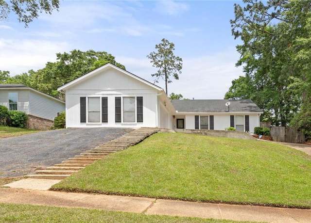 Property at 7016 Woodlea Dr S, Mobile, AL 36695, 3 beds, 2 baths