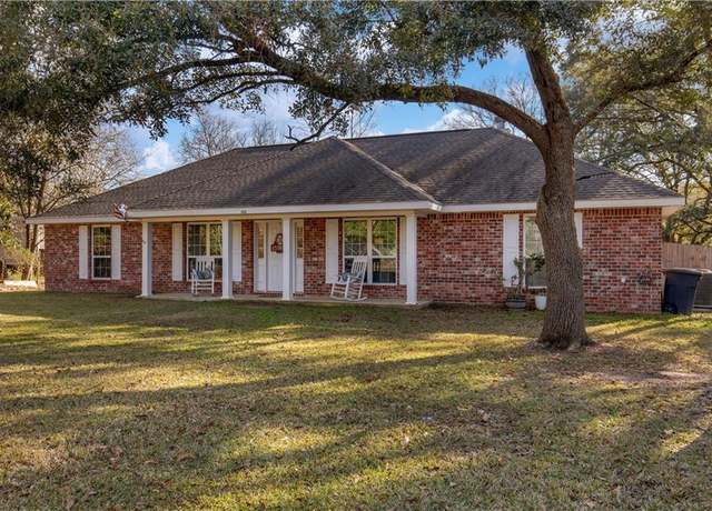 Property at 8865 Conquistador Cir E, Grand Bay, AL 36541, 4 beds, 3 baths