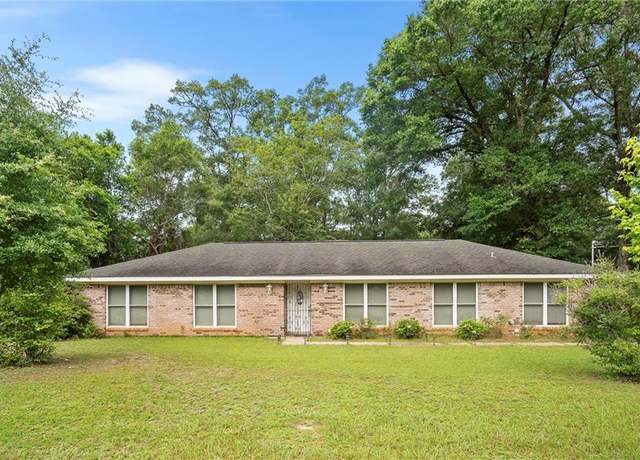 Property at 1832 Aden Rd, Mobile, AL 36695, 3 beds, 2 baths