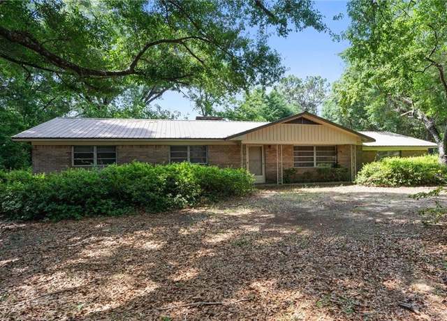 Property at 2950 Pinetucky Rd, Mobile, AL 36618, 3 beds, 2 baths