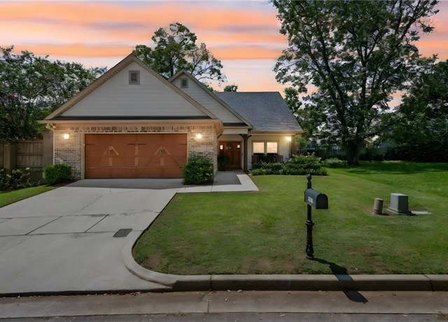 Property at 2326 Snowden Pl W, Mobile, AL 36609, 4 beds, 3 baths