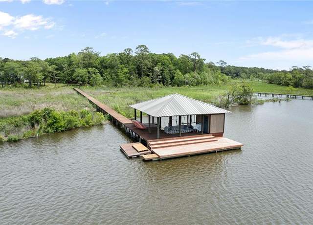 Property at 2637 Robin Hood Dr, Mobile, AL 36605