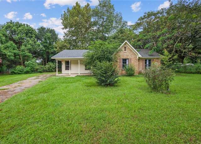 Property at 8055 Sylvan Way, Theodore, AL 36582, 3 beds, 2 baths