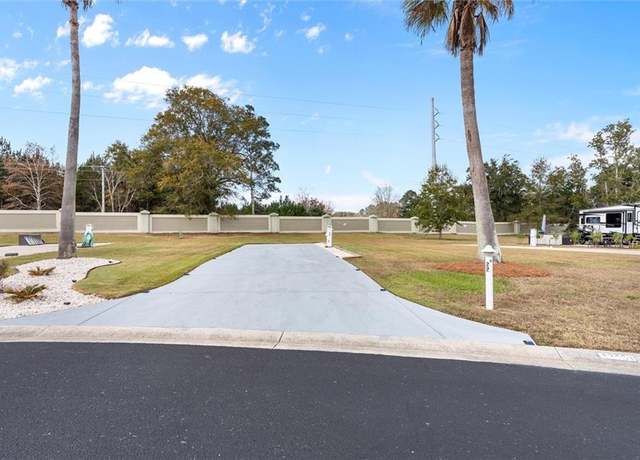 Property at 12151 Gateway Dr, Elberta, AL 36530