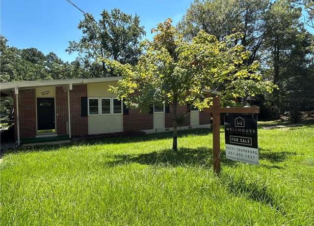 Property at 1758 La Pine Dr, Mobile, AL 36618, 3 beds, 2 baths