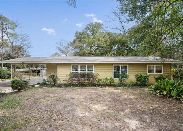 Property at 1800 La Pine Dr, Mobile, AL 36618, 3 beds, 2 baths