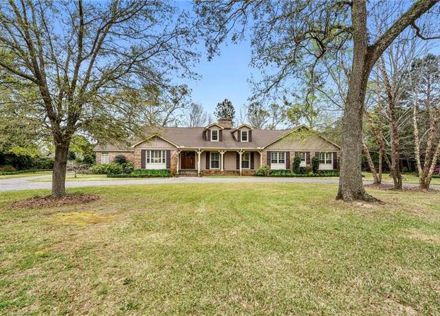 Property at 353 Durham Dr E, Mobile, AL 36606, 4 beds, 3.5 baths