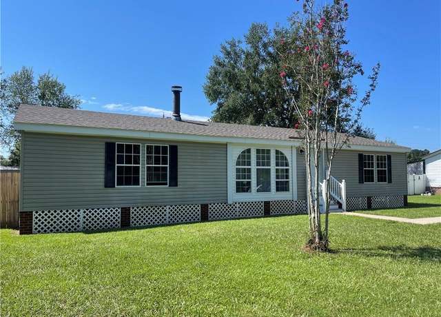 Property at 12171 Yancey Glen Dr, Mobile, AL 36695, 3 beds, 2 baths