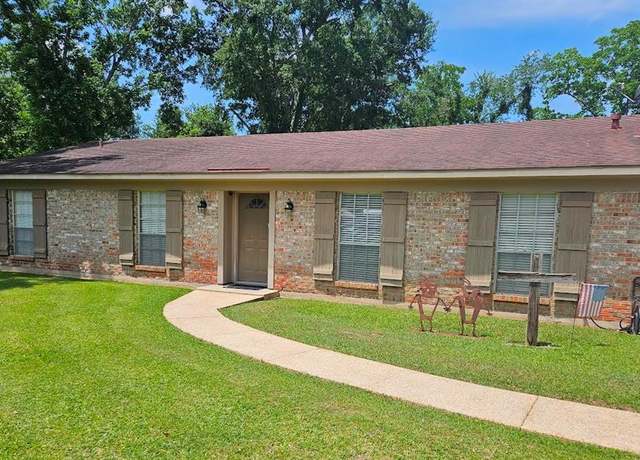 Property at 5070 Santos Dr E, Mobile, AL 36619, 4 beds, 2 baths