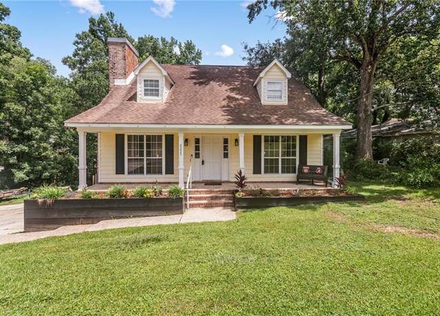 Property at 8255 Twin Lakes Dr, Mobile, AL 36695, 4 beds, 2 baths
