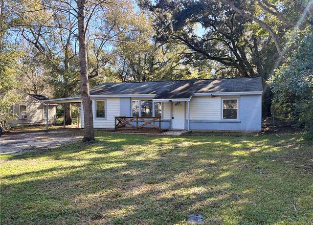 Property at 4401 Bayou Dr, Theodore, AL 36582, 2 beds, 1 bath