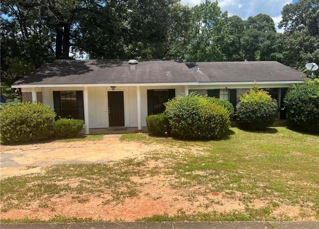 Property at 5728 Post Oak Ct, Mobile, AL 36609, 4 beds, 2 baths