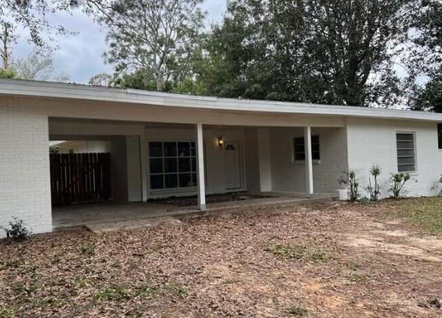 Property at 5311 Colonial Oaks Dr N, Mobile, AL 36618, 3 beds, 1 bath