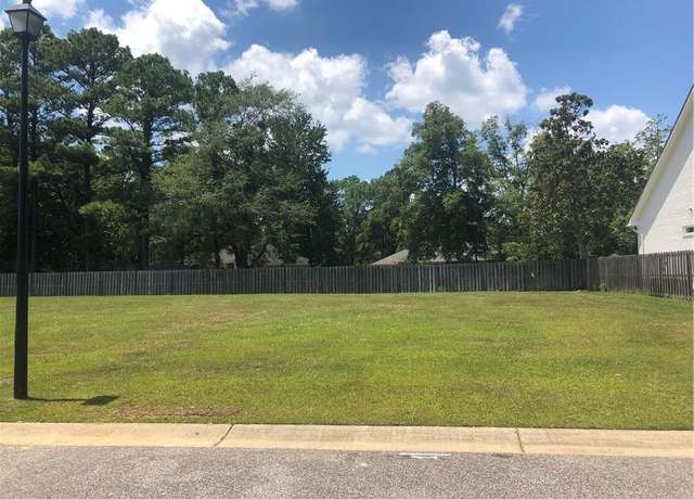 Property at 5 Gates Cir N, Theodore, AL 36582