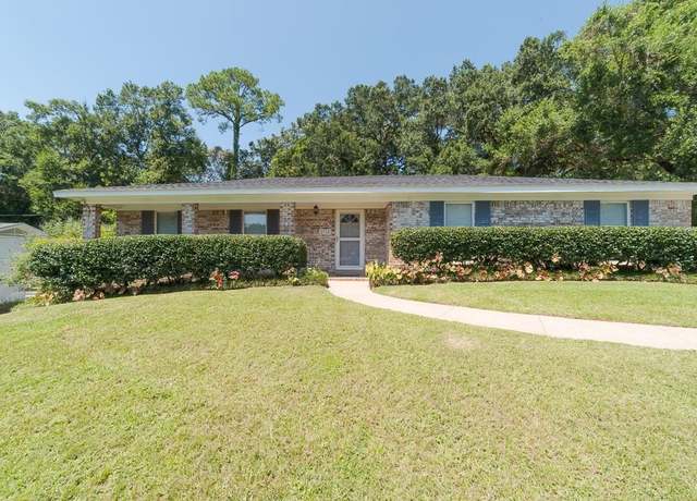 Property at 2712 Woodcliff Dr W, Mobile, AL 36693, 3 beds, 2 baths