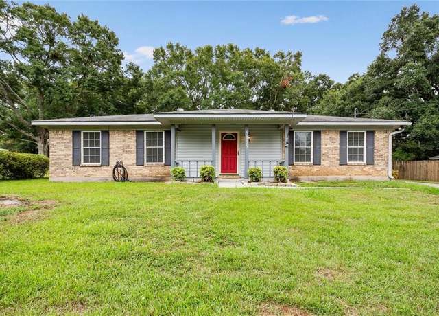 Property at 5175 Somerset Dr W, Mobile, AL 36619, 3 beds, 2 baths
