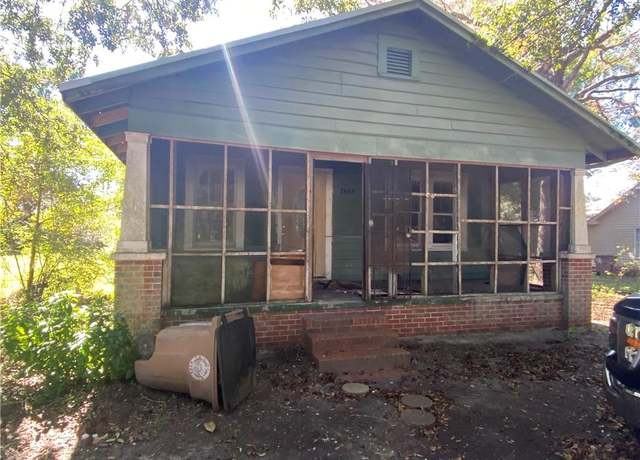 Property at 2665 Club House Rd, Mobile, AL 36605, 3 beds, 1 bath