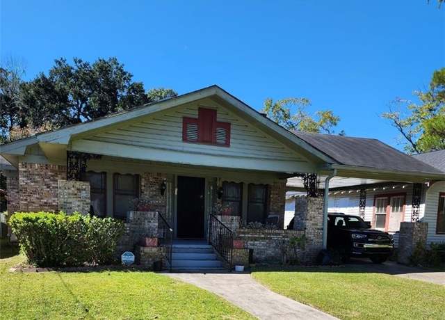 Property at 652 Lesesne St, Mobile, AL 36606, 3 beds, 2 baths